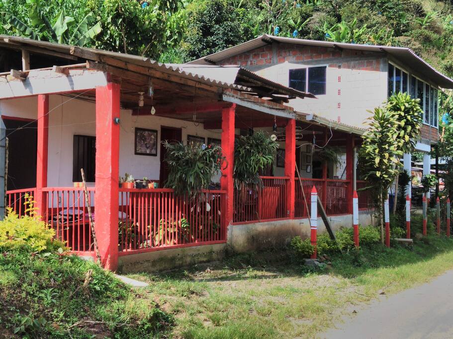 fachada de la casa.