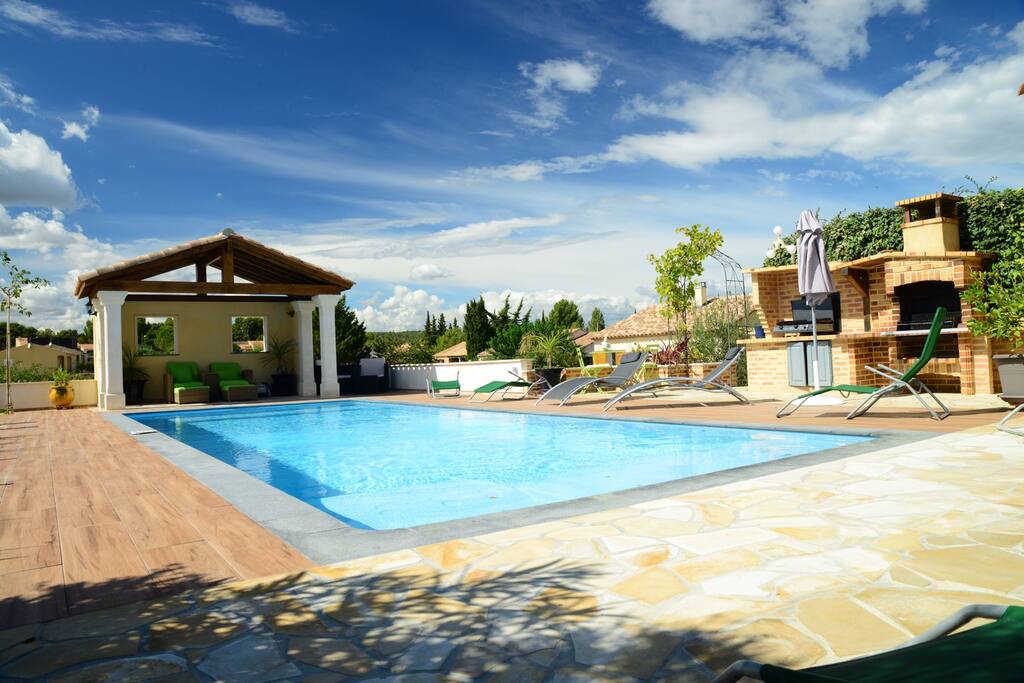 Piscine vue de la terrasse