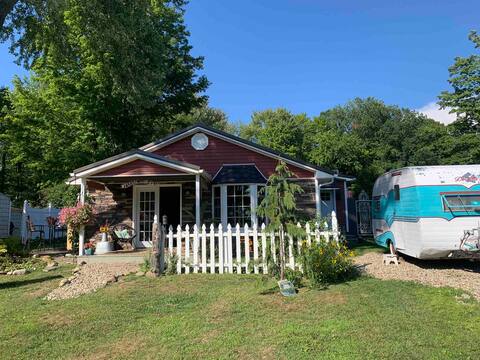 Cottage on the Cove