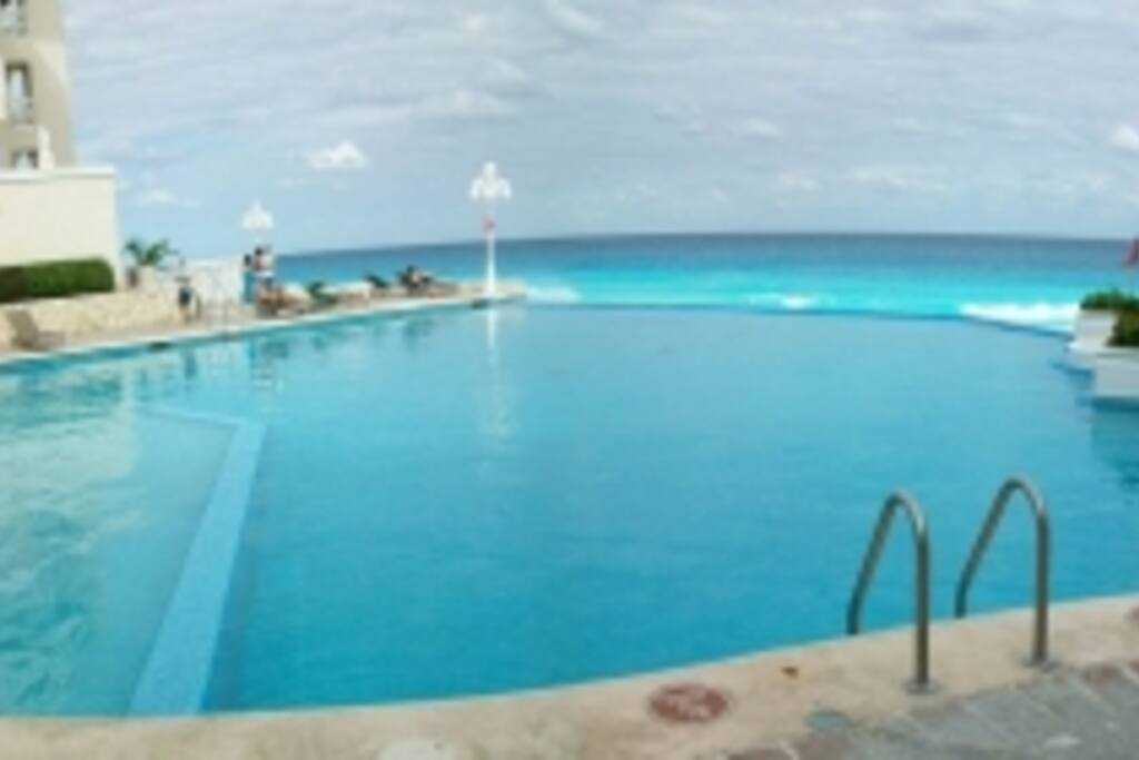 VIEW SINCE THE POOL TO SEA