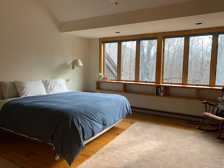 Upstairs king bedroom 