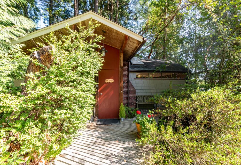 Sandy Hook Beach Shack Cabins for Rent in Poulsbo, Washington, United