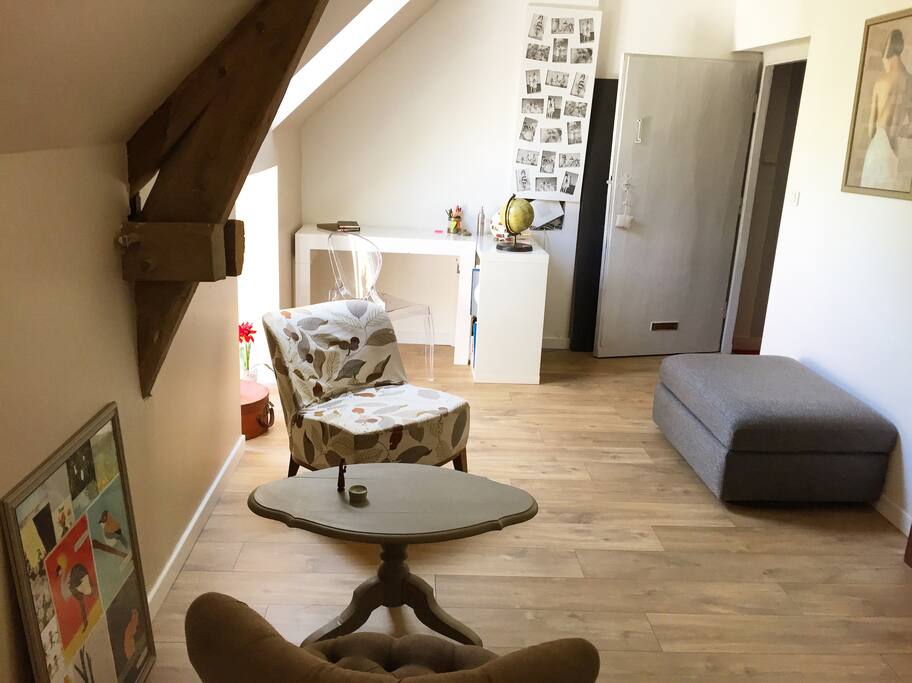 The lil blossoming living-room