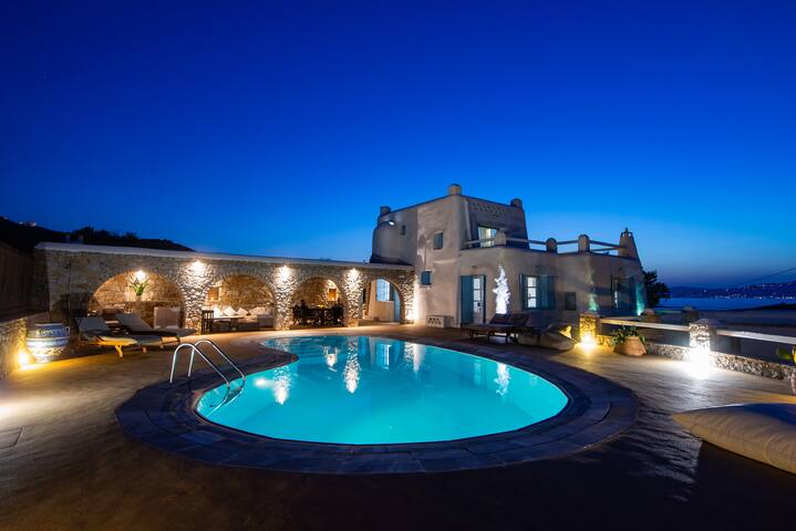 Aquileria Seaview Pool Villa – Seven Bedrooms gallery image 4