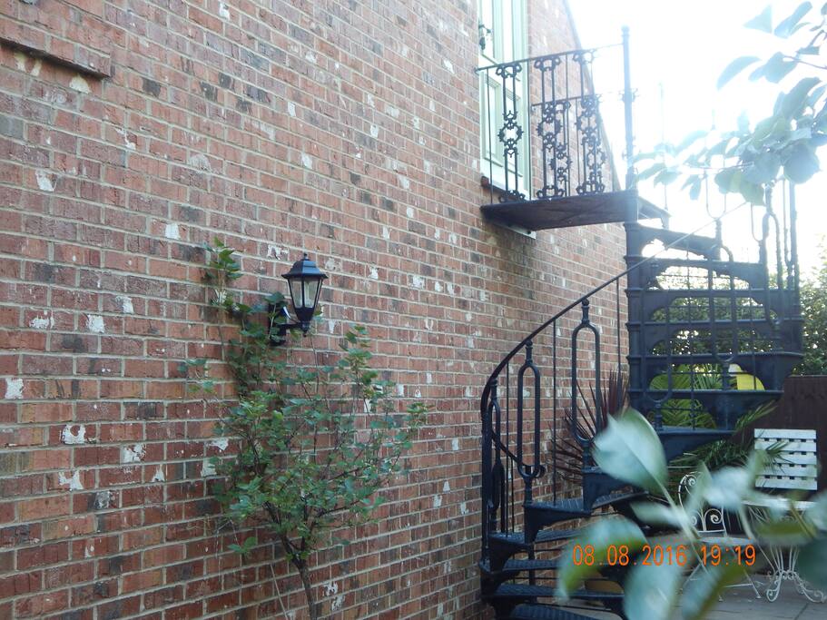 Stairs up to the annex.