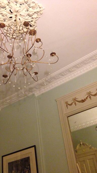 Be the proud guest in this very elegant late Georgian house with a wealth of original features