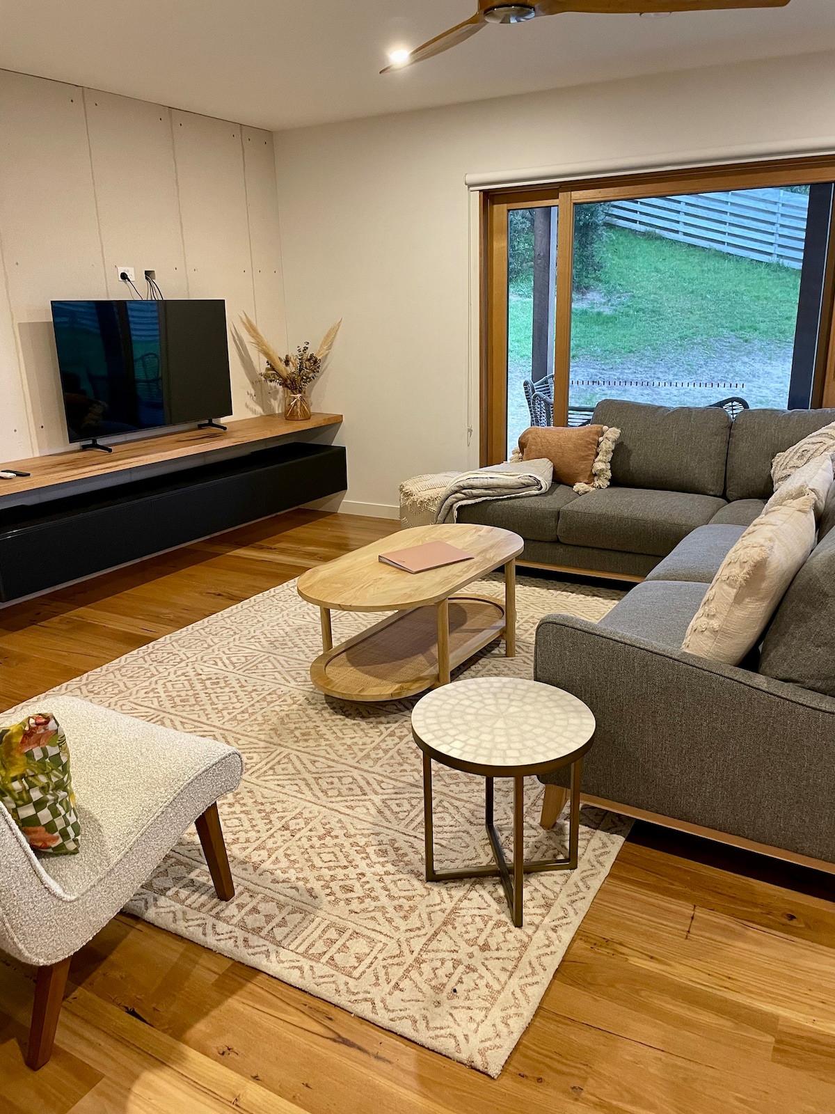 Popular Airbnb listing: Beautiful beach home to relax and enjoy! in Venus Bay