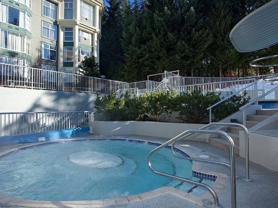 hot tub - largest at Whistler