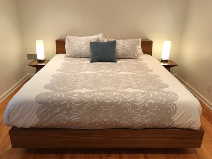 加大双人床卧室