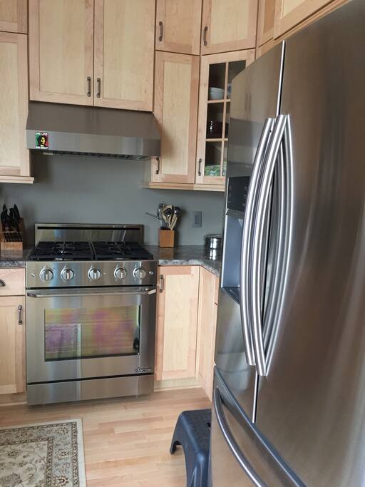 Shared Kitchen to cook or store food & beverages.