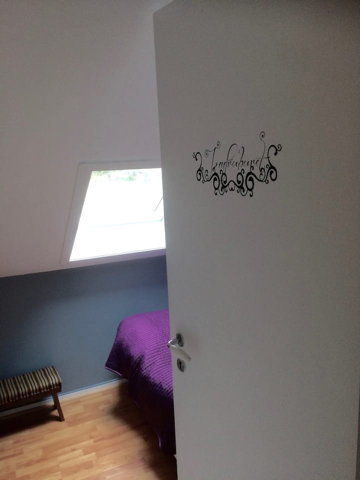 卧室在2楼，女笼 