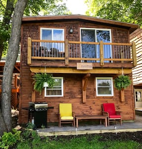 BEST LOCATION! Stay Parkside and Walk Everywhere!