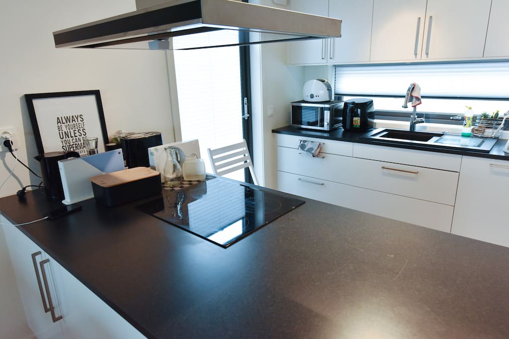 You can use the modern kitchen with all facilities!
