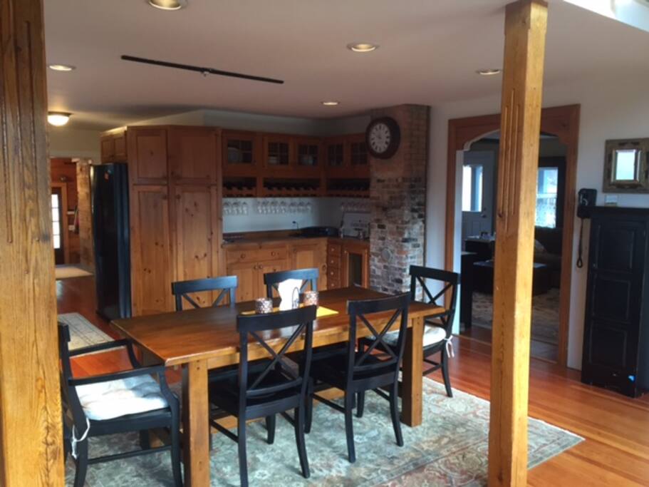 Open kitchen with wine bar!