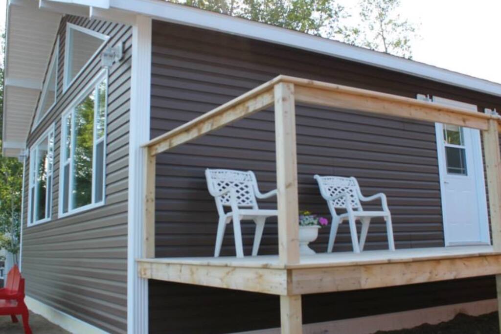 Side view of cottage to show the patio