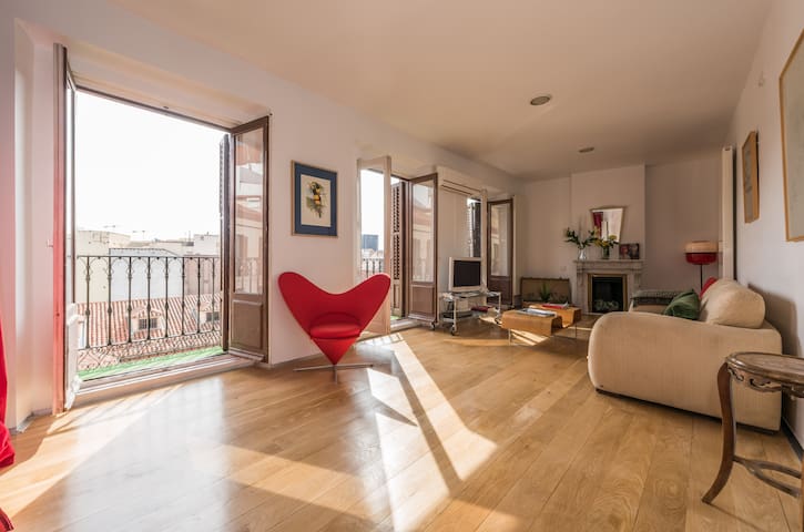 Amplio, luminoso y bonito, en el centro de Madrid gallery image 5