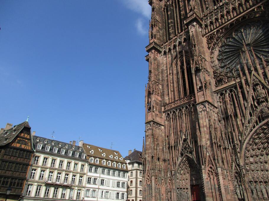 L'immeuble est le deuxième à droite de la maison Kammerzell