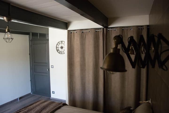 Dhomë prej tunxhi, pamja 2