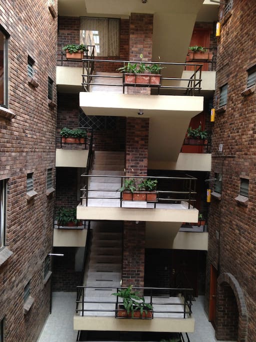 Building runner