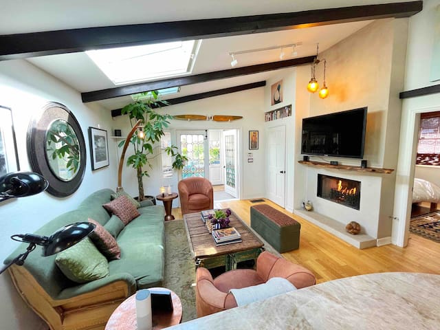 Venice Beach Oasis with Pool (Walk to Beach) gallery image 3