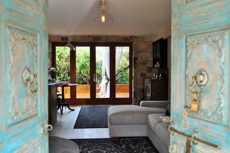 Seahorse Retreat and Massage Studio