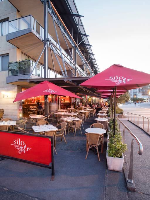 Restaurants & Cafes