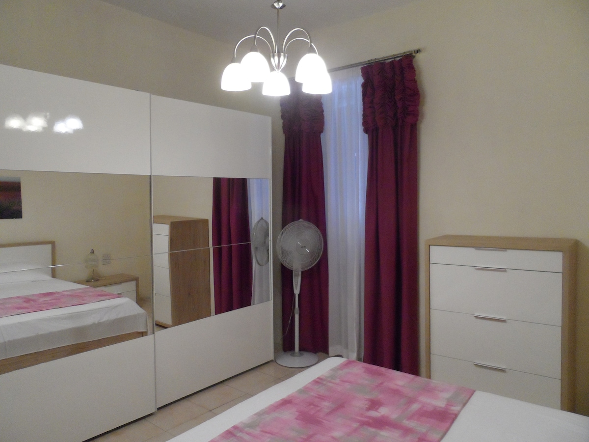 Основна спалня