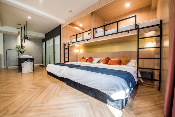 Theme Boutique Hotel Bangkok managed Airbnb listing 2