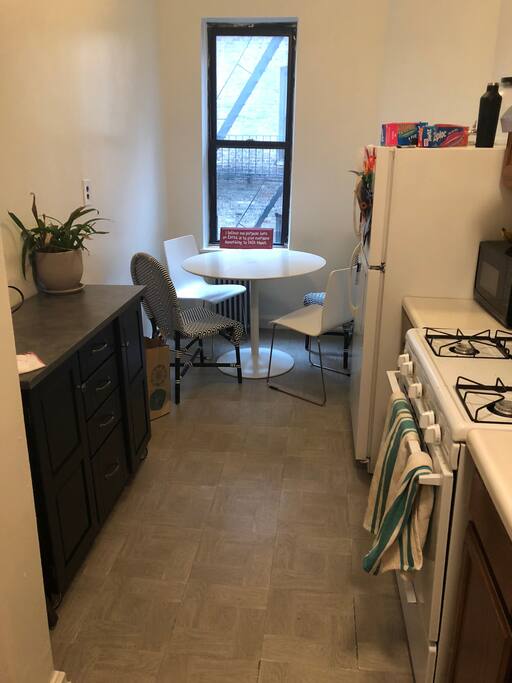 Eat in kitchen!