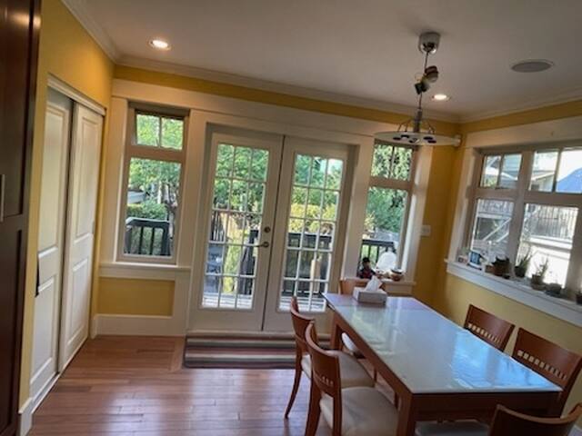 Elegant Sunny Modern Home w/ Skylights – Kitsilano gallery image 2