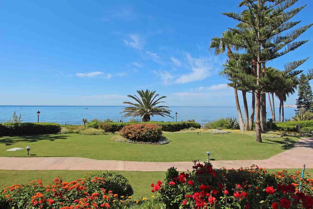 Sea views from communal gardens
Vistas al mar desde los jardines comunitarios