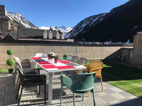 Penthouse in Baqueira, slopes with large terrace.