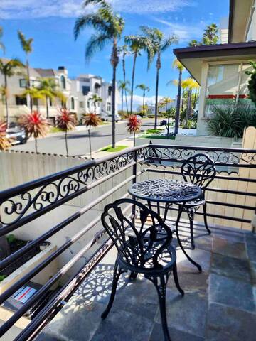 Large Luxurious LA House Central Location gallery image 4