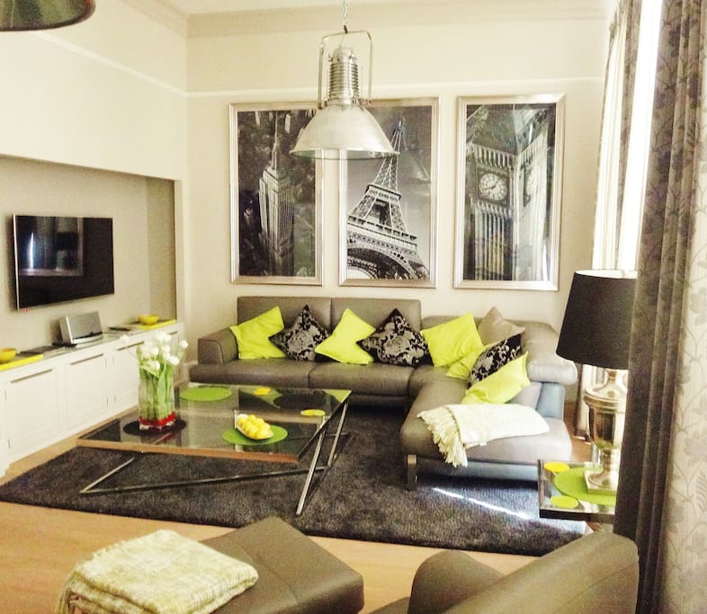 CONTEMPORARY SITTING ROOM