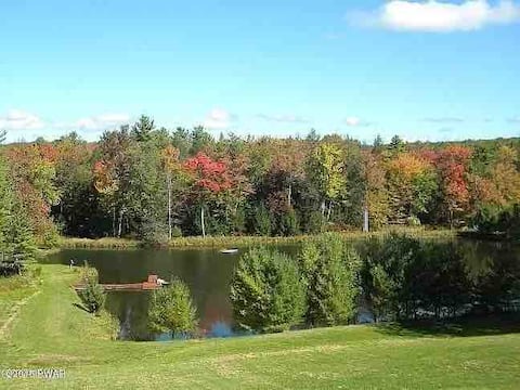 Cozy house w/ pool, hot tub, large private pond