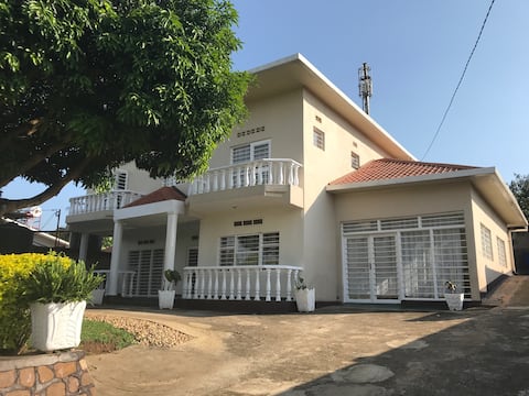 Nice one-person bedroom in a house in Kacyiru
