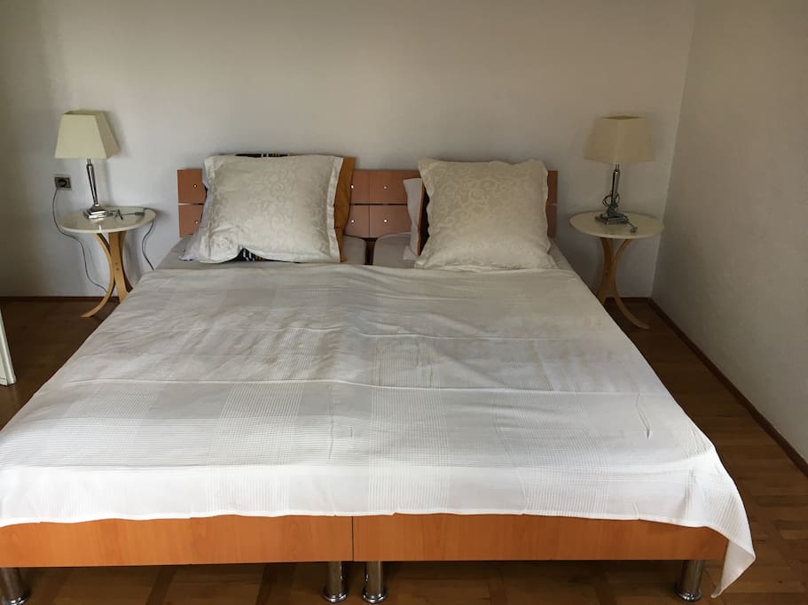 Großes Zimmer mit Balkon für 2 und max. 2 Kinder