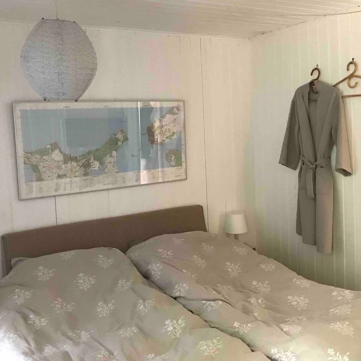 חדר שינה בבית הראשי