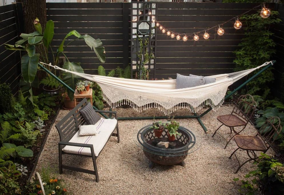 Well-decorated serene backyard!