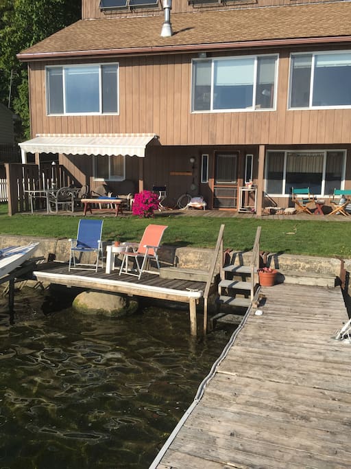 Dock deck seating area