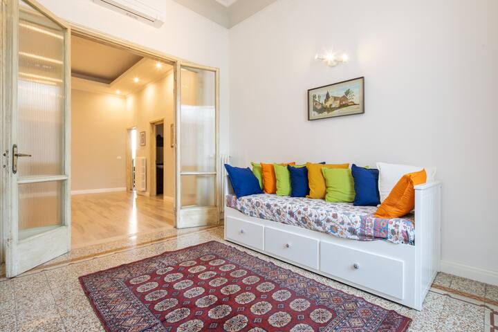 Santa Maria Novella 4 bedrooms By MMega gallery image 2