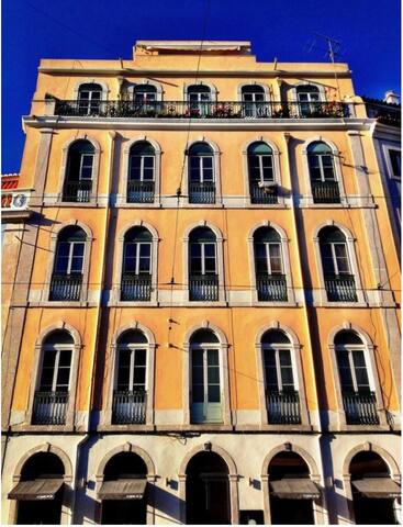 Huge 10 Bedroom Apartments in Príncipe Real gallery image 4