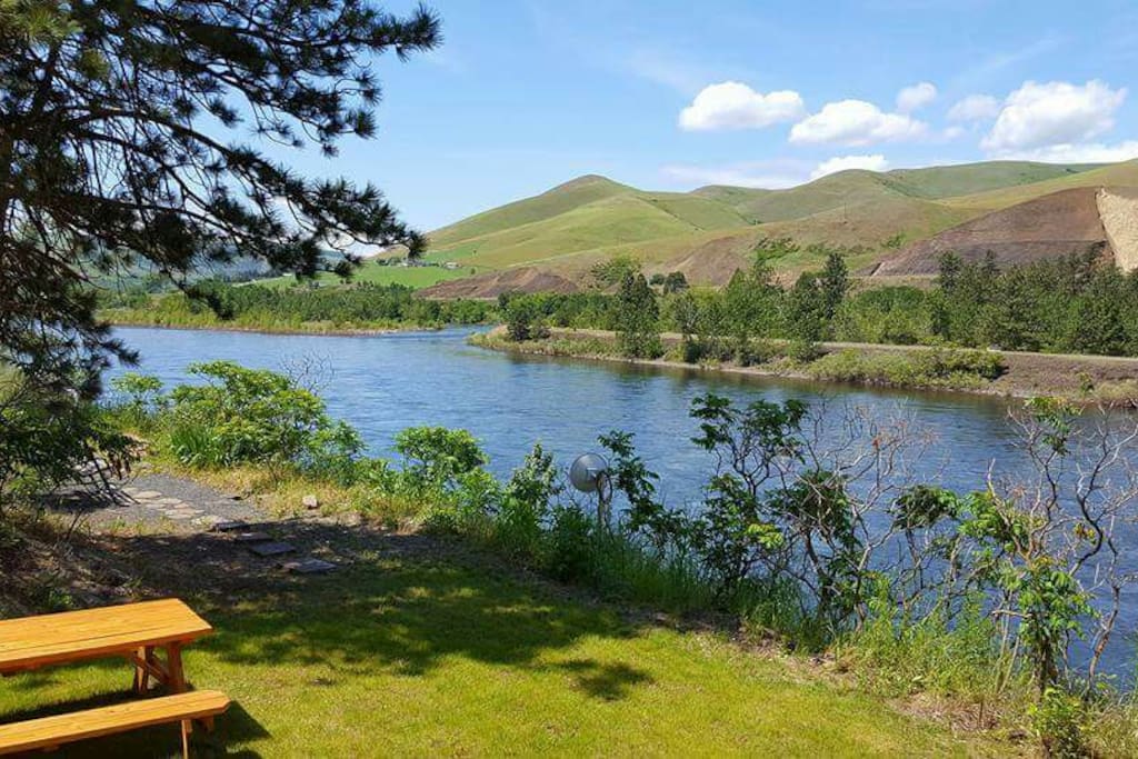 Clearwater (Hana Pa'a) Cabin Cabins for Rent in Juliaetta, Idaho