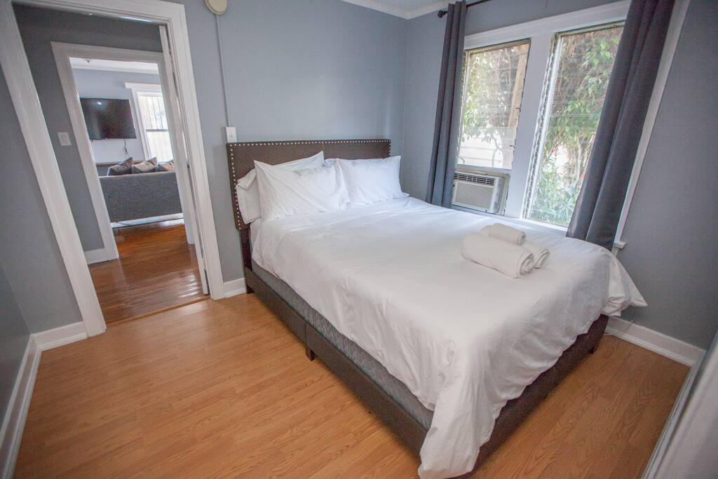 Queen memory foam mattres