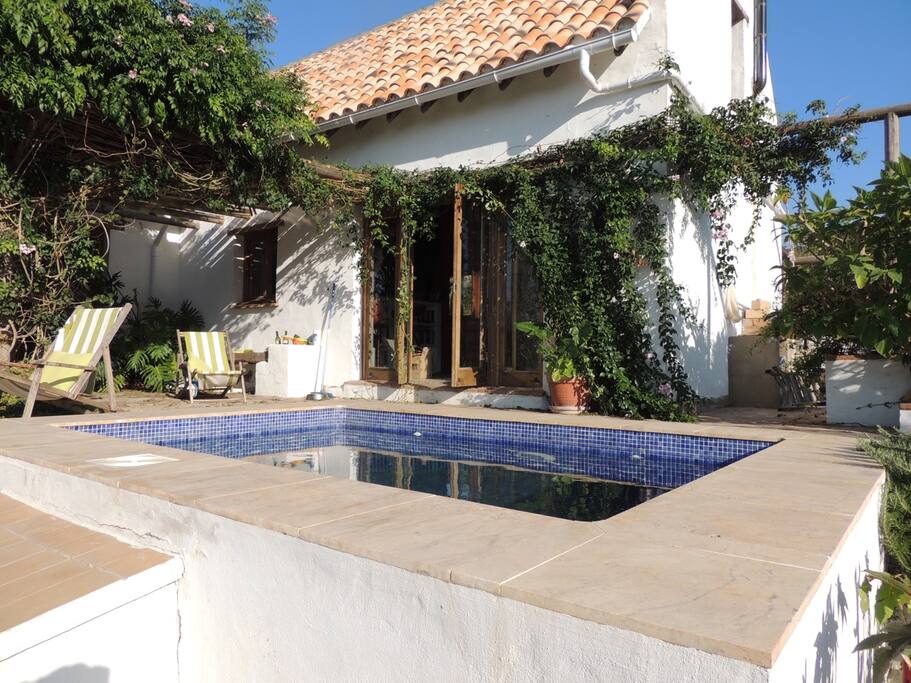 Hang around in the plunge pool on hot afternoons and enjoy the great views.