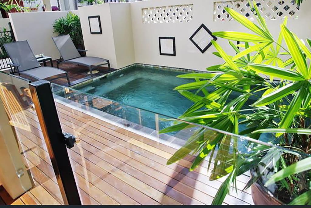 Private pool