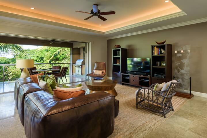 HO’OLEI DESIGNER VILLA24-4 AC WIFI BEACH POOL WALK gallery image 5