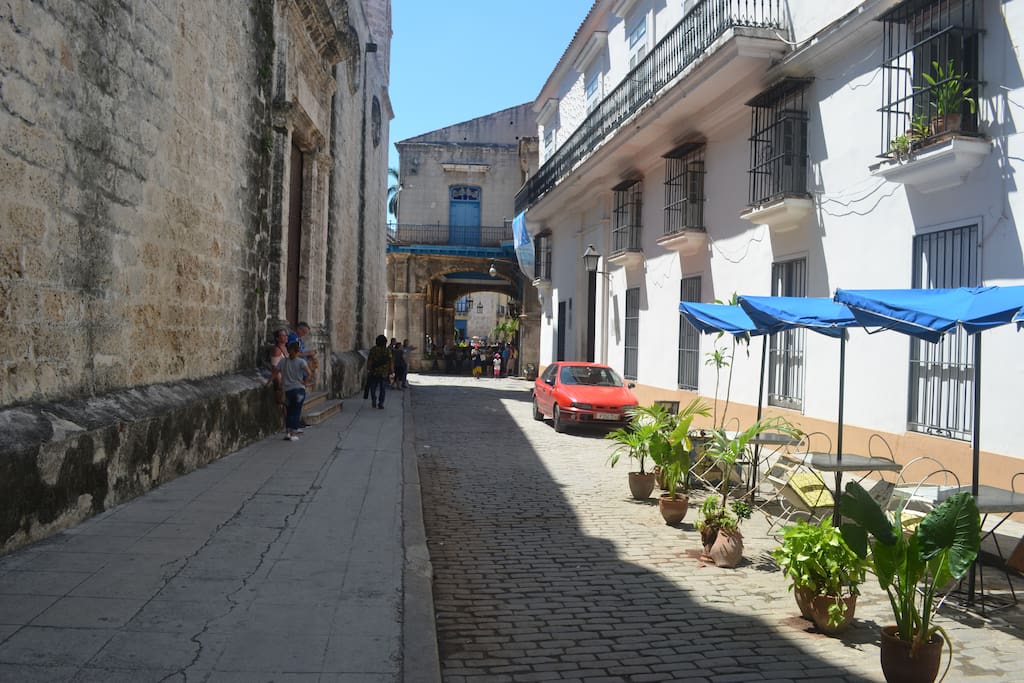 Calle Cuba y Tejadillo (50mt de
La Catedral)