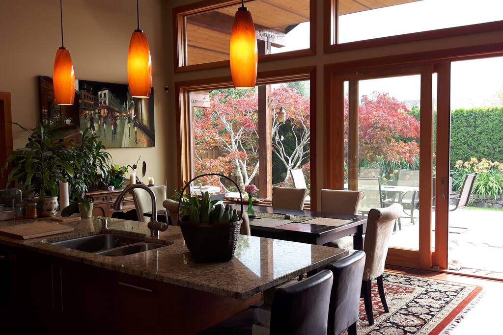 Eat our locally sourced homemade breakfasts served in our stunning dining room.