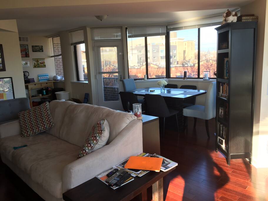 Living Room/ Dining Area